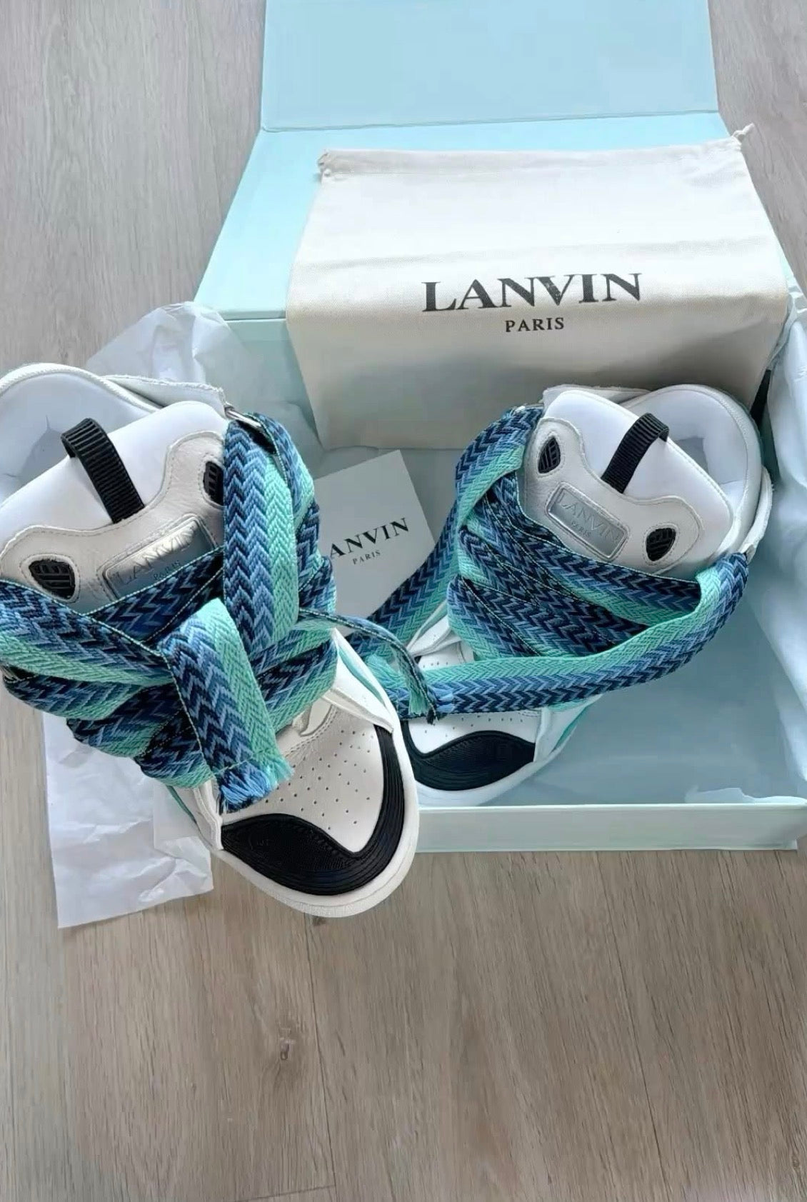 Lavins